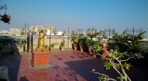SUNSET SUITES image 11