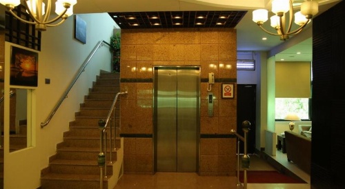SUNSET SUITES image 13