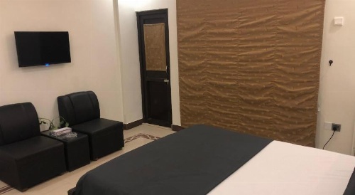 SUNSET SUITES image 19